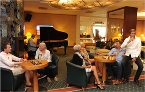Amphitryon Piano Lounge